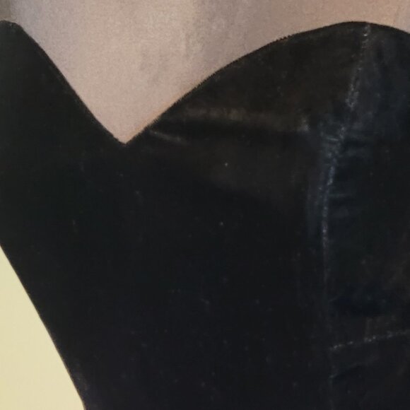 Night Way Size 8 Black Velvet Left Leg Slit Floor Length Strapless Gown - Picture 4 of 6